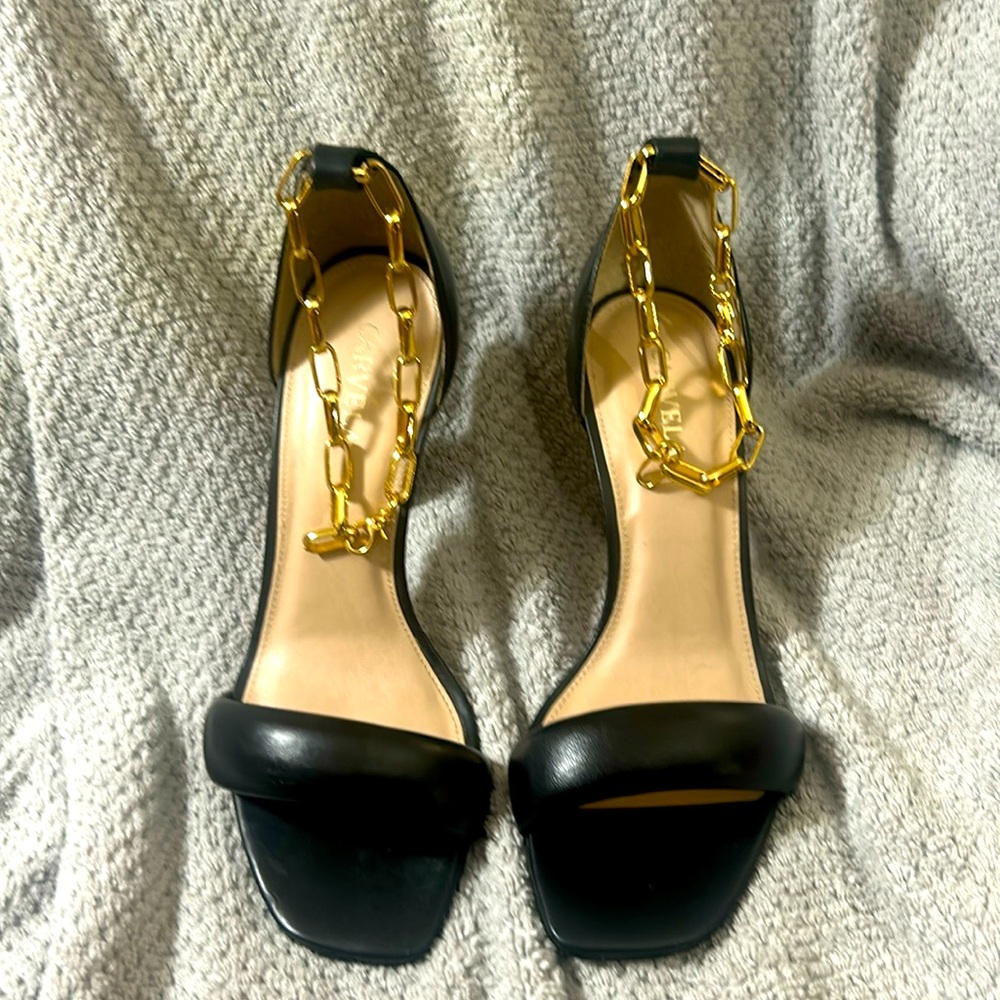 Women’s Carvela black heels with gold chain strap size 6